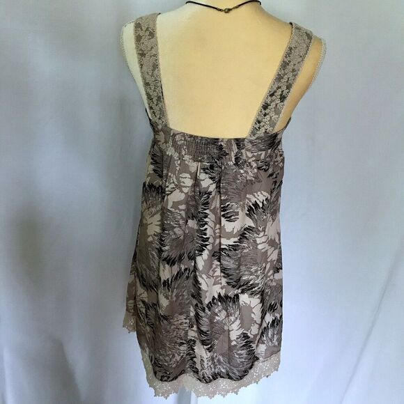 Blu Pepper NWOT Sleeveless Mini Flowy Lace Dress S - Picture 4 of 8